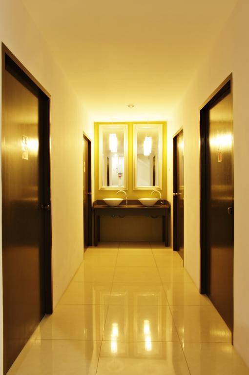 Link Corner Hostel Bangkok Esterno foto