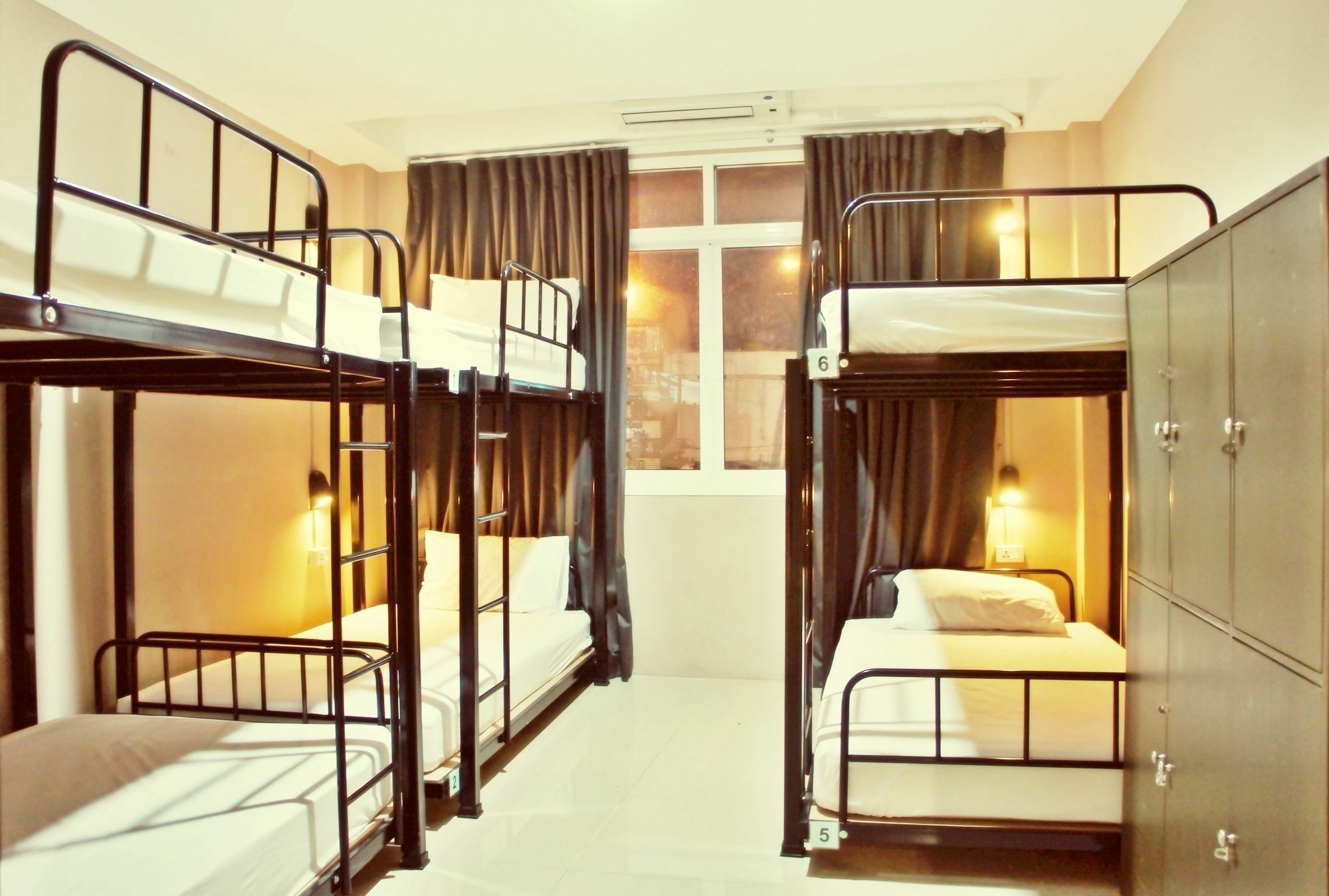 Link Corner Hostel Bangkok Esterno foto